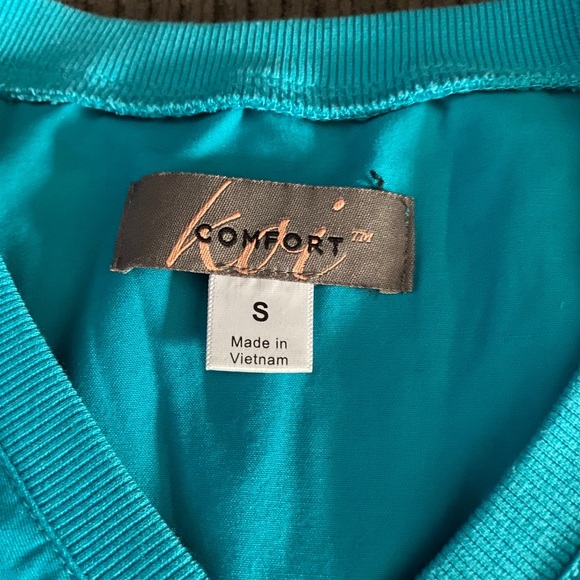 Scrub top - Picture 2 of 2